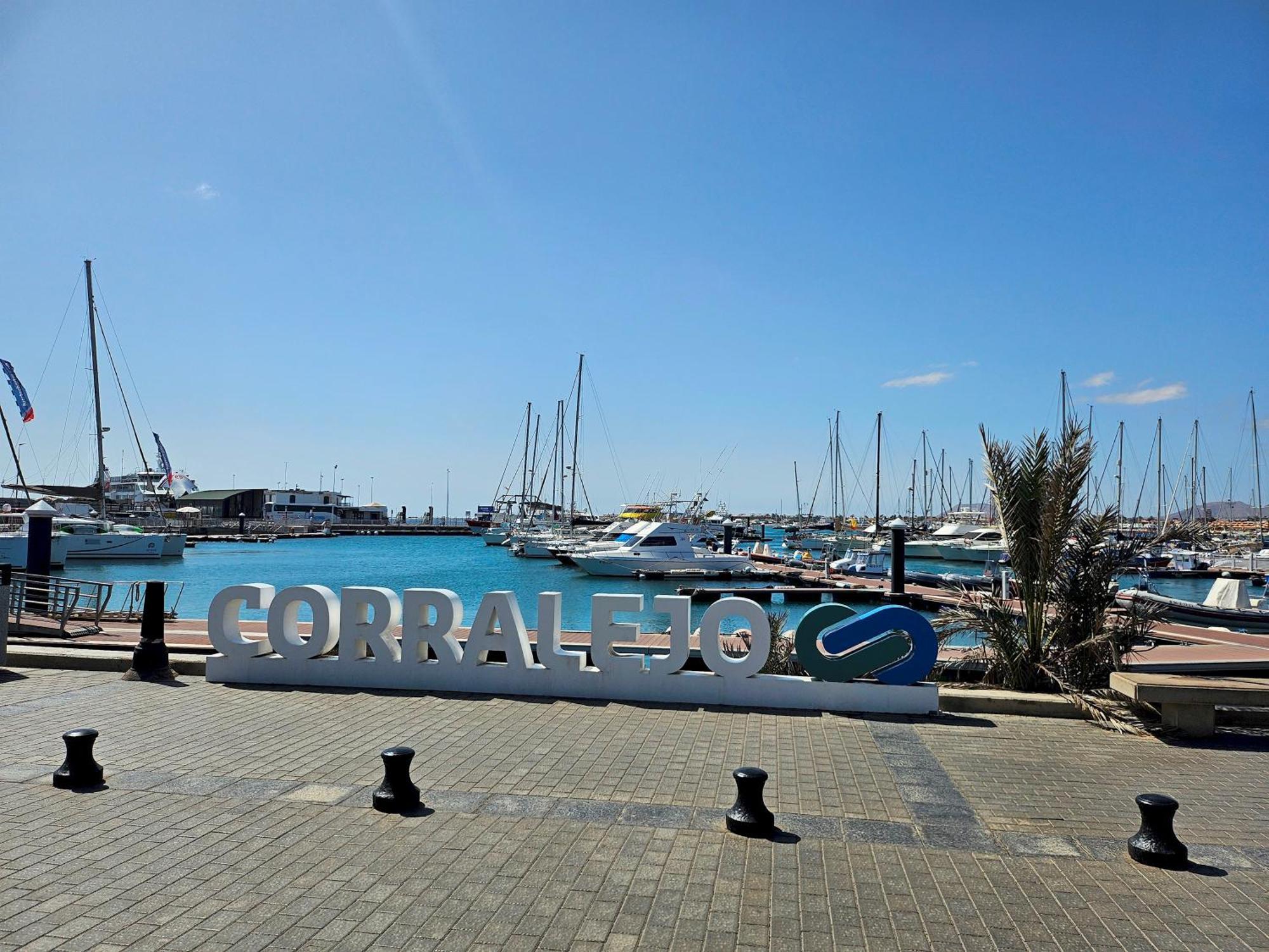 Corralejo Coliving By Amazzzing Travel Hostel Eksteriør bilde